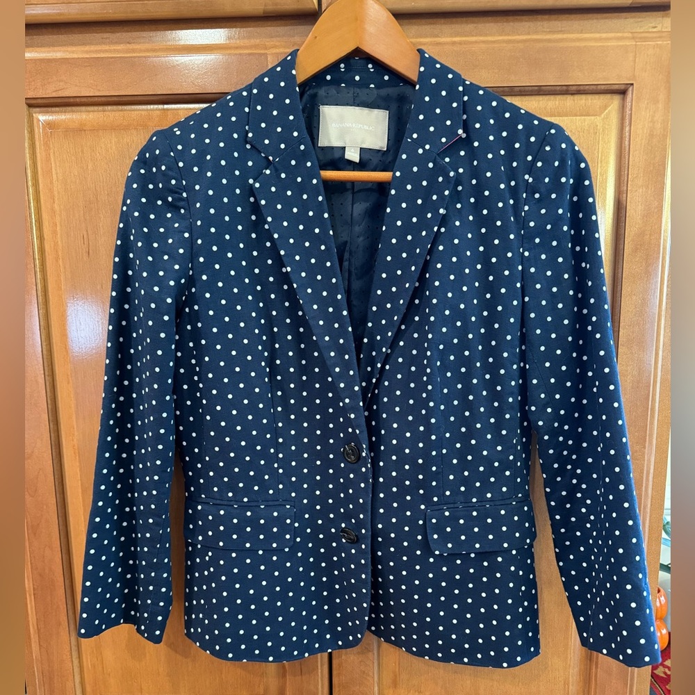 Banana Republic linen/cotton polka dot blazer with 3/4 sleeves, size 6.